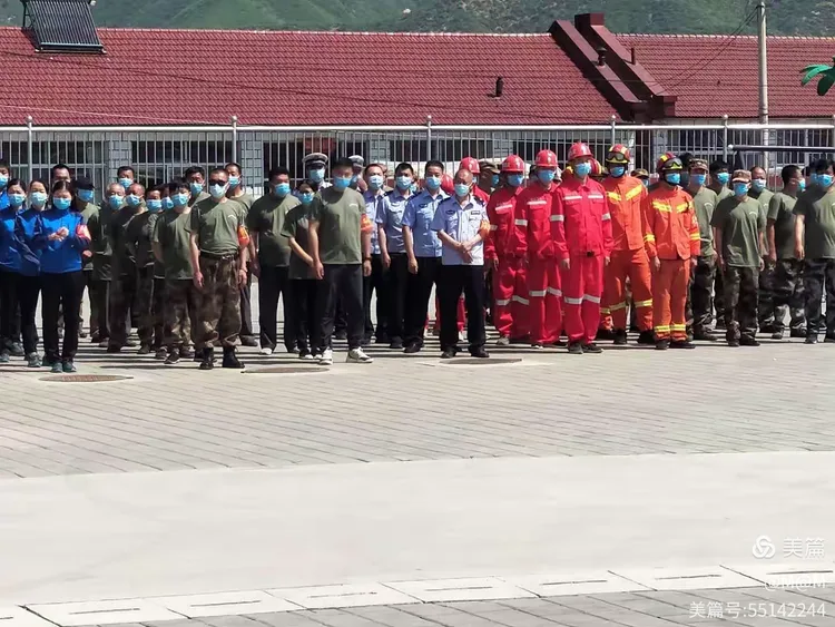 关于后防协作默契，化解多次险情的信息